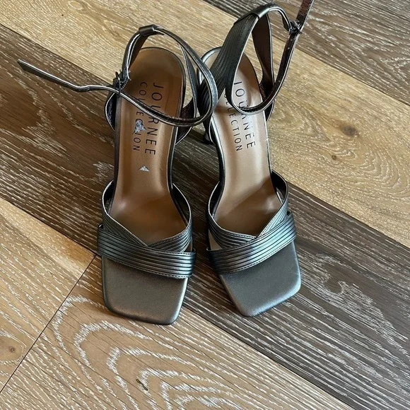 Journee Collection Womens Annett Tru
Comfort Foam Mid Heel Open Toe Pumps - Picture 10 of 12